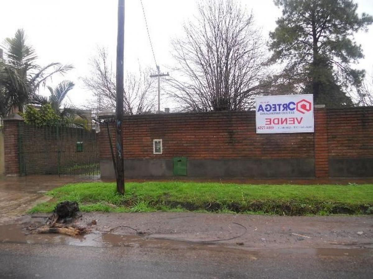 Casa de 3 dormitorios en José C. Paz, Argentina No. 91974
