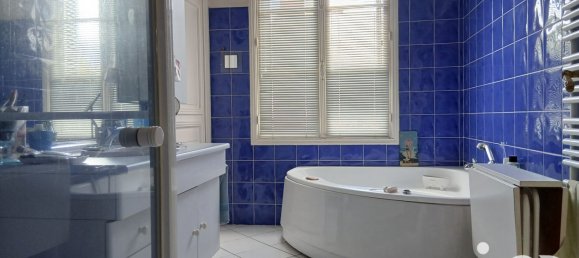 6 bedrooms House in Chinon, France No. 337007 9