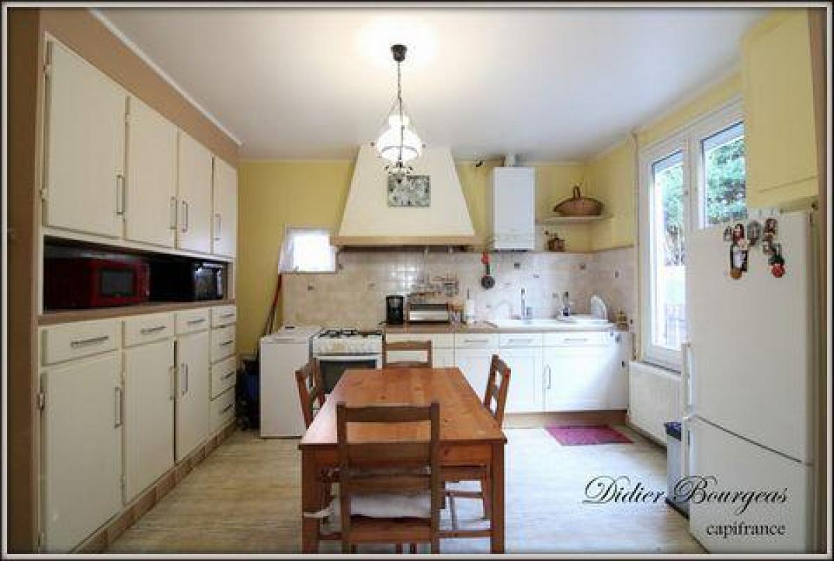 2 bedrooms House in Montargis, France No. 8554