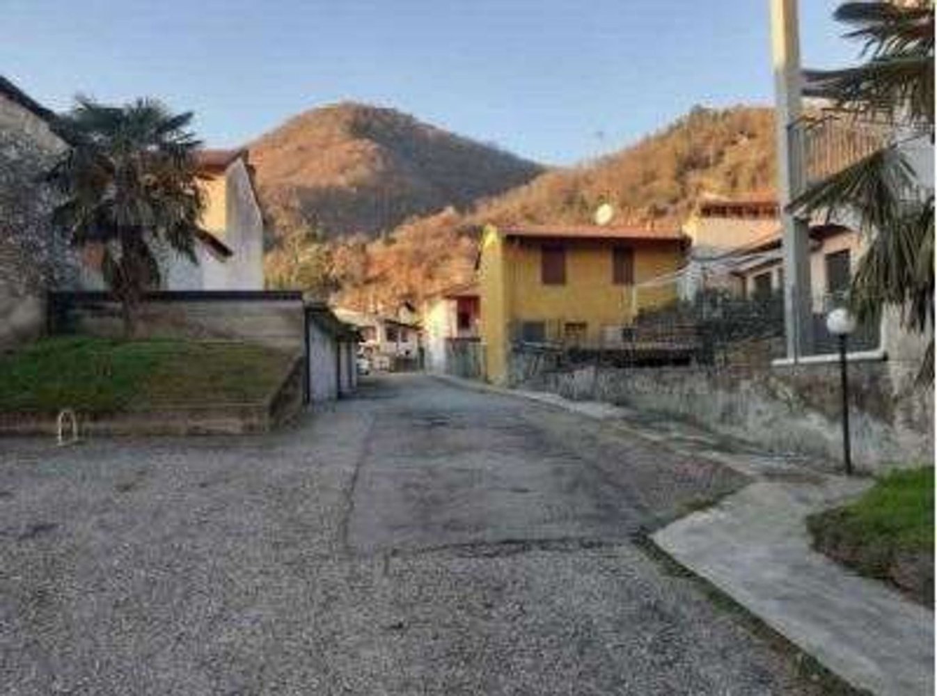 3-Zimmer Haus in Cuveglio, Italy, Nr. 306647