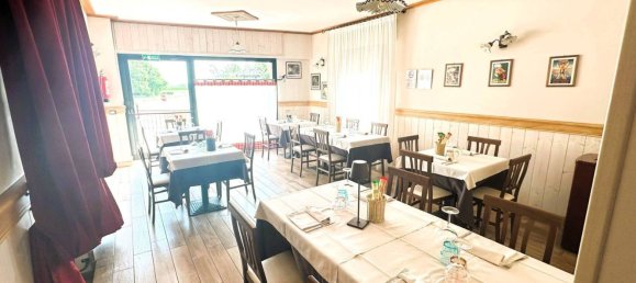 350m² Commercial property in Musile di Piave, Italy No. 229820 3