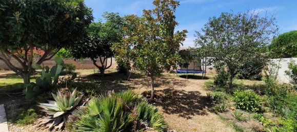 3 bedrooms House in Autignac, France No. 37977 3