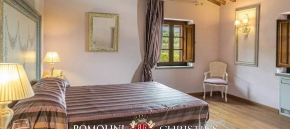 7 bedrooms House in Tuoro sul Trasimeno, Italy No. 54204 15