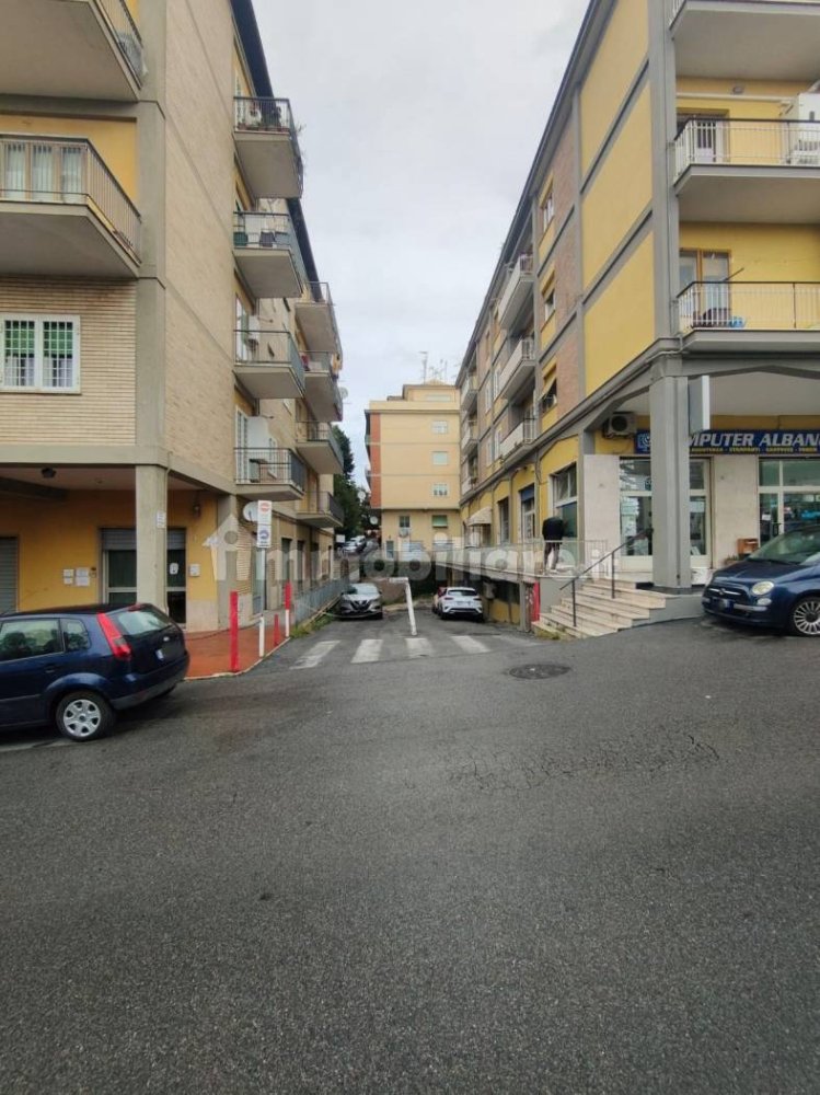 1-salle Propriété commerciale à Albano Laziale, Italy No. 267860