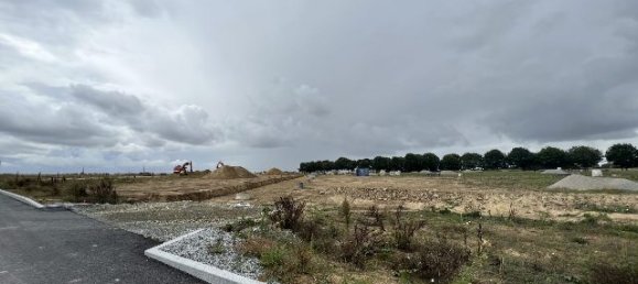 Земельный участок в Шатожирон, Франция № 343200 2