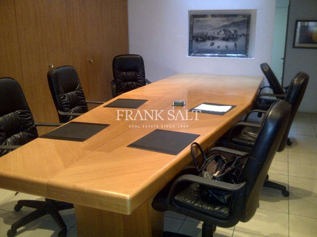 288m² Office in Fleur-de-Lys, Malta No. 13534