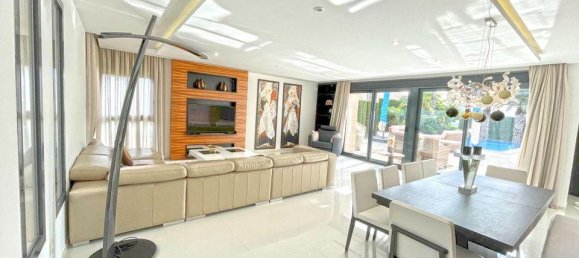 5 غرف نوم فيلا في Torrevieja, Spain رقم 189243 8