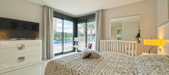 5 غرف نوم فيلا في Torrevieja, Spain رقم 189243 4