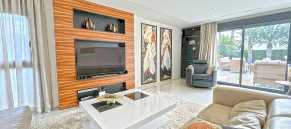 5 غرف نوم فيلا في Torrevieja, Spain رقم 189243 11