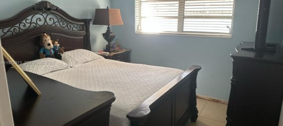 4 Schlafzimmer Villa in Miami, USA, Nr. 615477 9