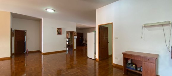 4 bedrooms House in Chiang Mai, Thailand No. 27082 27