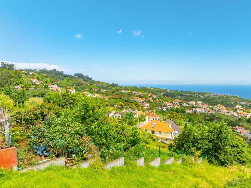 4 bedrooms Land in Santana, Portugal No. 261384