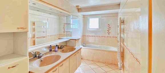 4 bedrooms House in Chevannes, France No. 235864 10