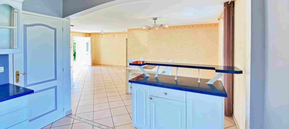 4 bedrooms House in Chevannes, France No. 235864 14