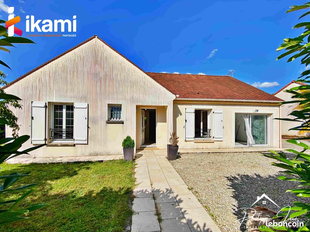 4 bedrooms House in Chevannes, France No. 235864