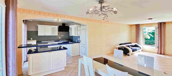 4 bedrooms House in Chevannes, France No. 235864 4