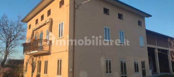 4 bedrooms House in Vicenza, Italy No. 124980 3