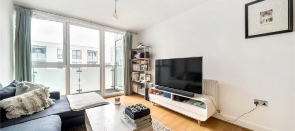 2 bedrooms Apartment in London, United Kingdom No. 3523 2