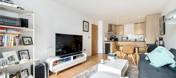 2 bedrooms Apartment in London, United Kingdom No. 3523 3
