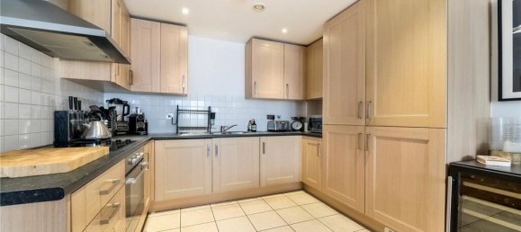 2 bedrooms Apartment in London, United Kingdom No. 3523 8
