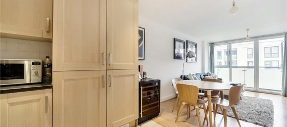 2 bedrooms Apartment in London, United Kingdom No. 3523 4