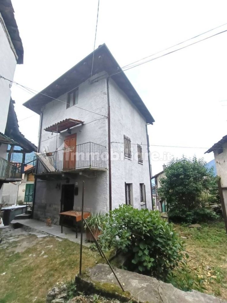 3 bedrooms House in Mezzenile, Italy No. 280689