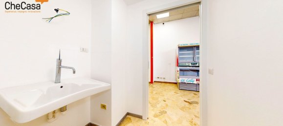 110m² Commercial property in Milan, Italy No. 260463 22