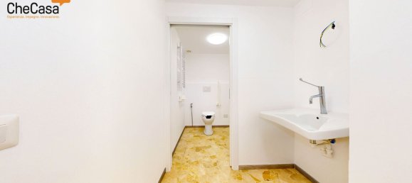 110m² Commercial property in Milan, Italy No. 260463 19