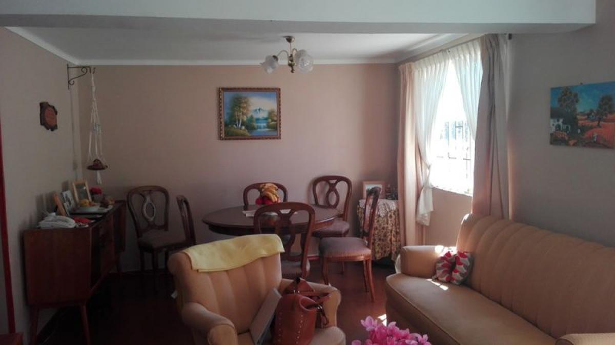 Casa de 4 dormitorios en Valparaíso, Chile No. 2802