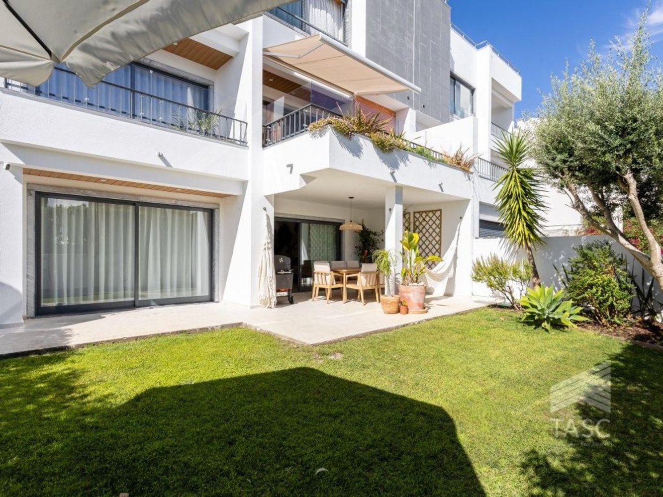 Casa de 3 dormitorios en Cascais, Portugal No. 346655