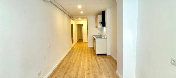 1 bedroom Apartment in Barcelona, Spain No. 188618 6