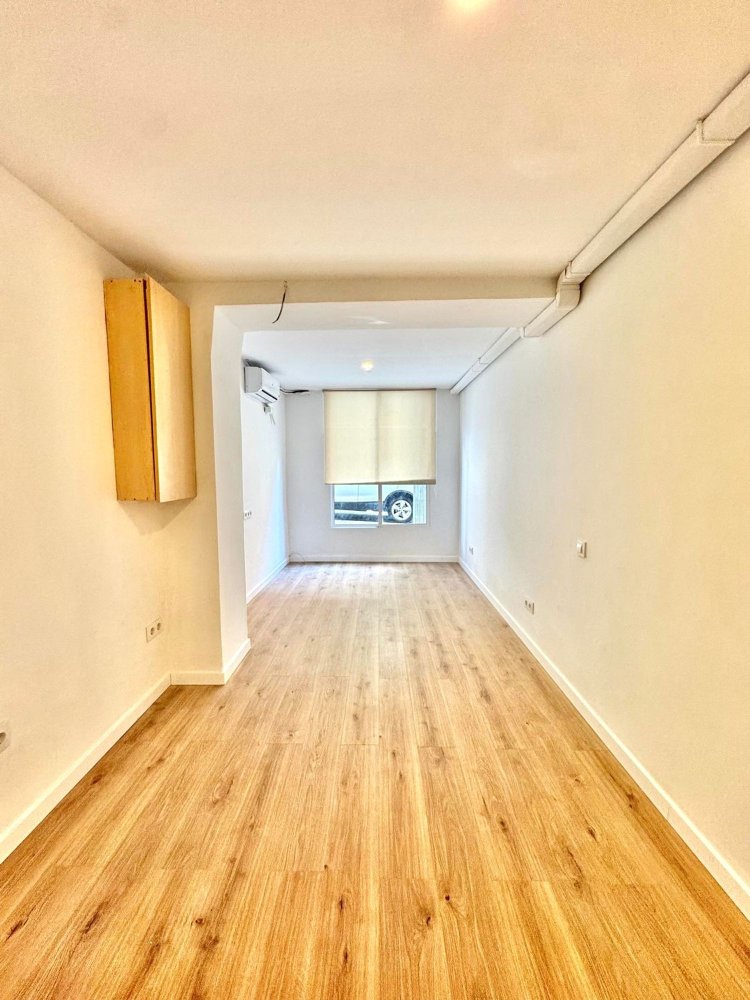1 bedroom Apartment in Barcelona, Spain No. 188618