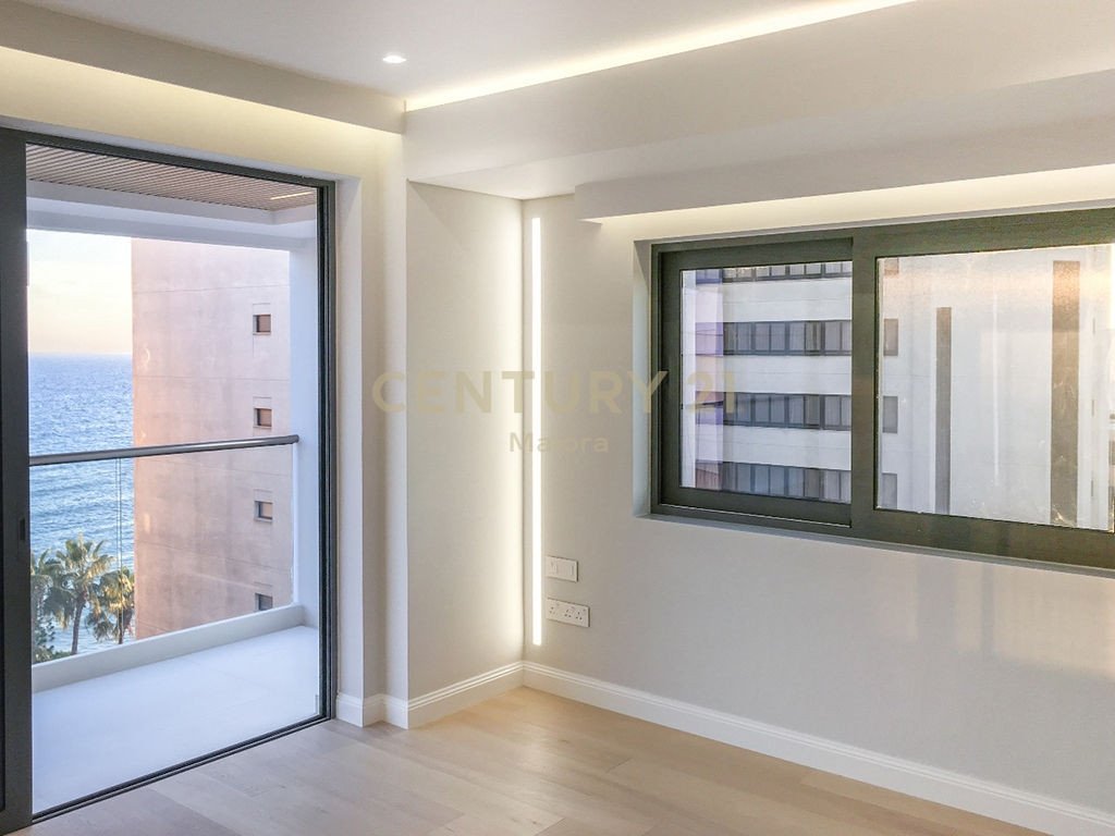 Apartamento de 3 dormitorios en Germasogeia, Cyprus No. 478