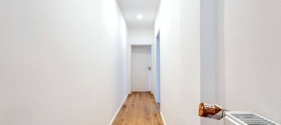 Edificio de 27 habitaciónes en Leverkusen, Germany No. 26629 2