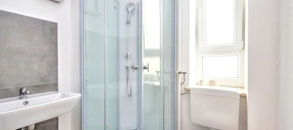 Edificio de 27 habitaciónes en Leverkusen, Germany No. 26629 4