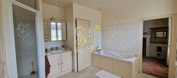 5 bedrooms House in Richelieu, France No. 58821 12