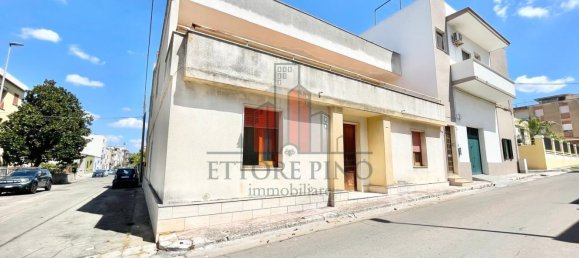 Дом с 11 комнатами в Casarano, Италия № 298711 3