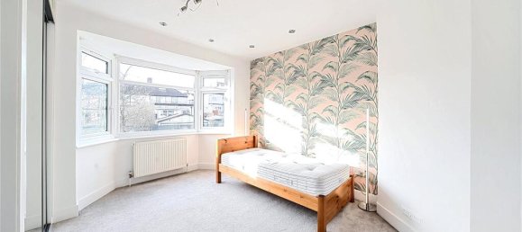 4 bedrooms House in Whetstone, United Kingdom No. 6712 8