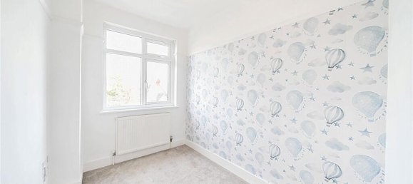 4 bedrooms House in Whetstone, United Kingdom No. 6712 15