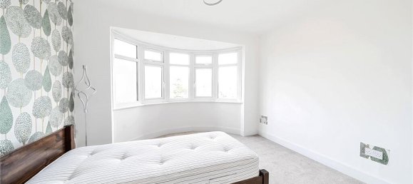 4 bedrooms House in Whetstone, United Kingdom No. 6712 11