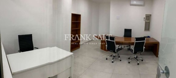 90m² Office in Sliema, Malta No. 11770 2