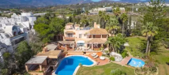 8 bedrooms Villa in Estepona, Spain No. 24238 21