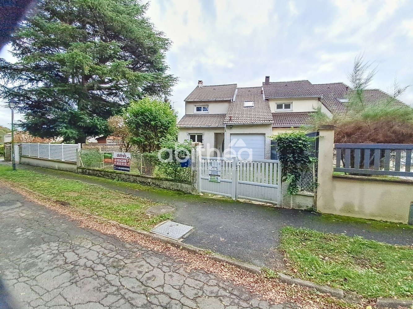 3 bedrooms House in Lesigny, France No. 186856