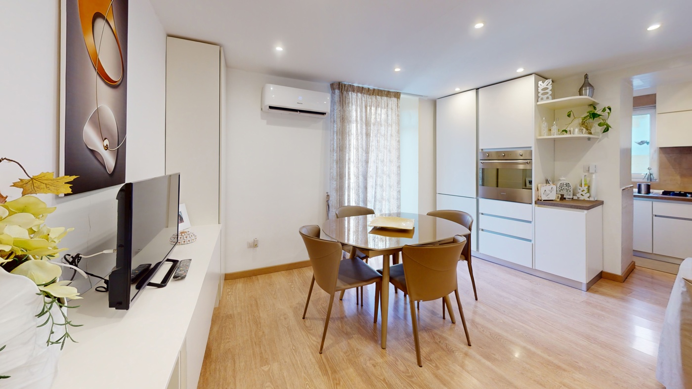 2 Schlafzimmer Wohnung in Naples, Italy, Nr. 206776