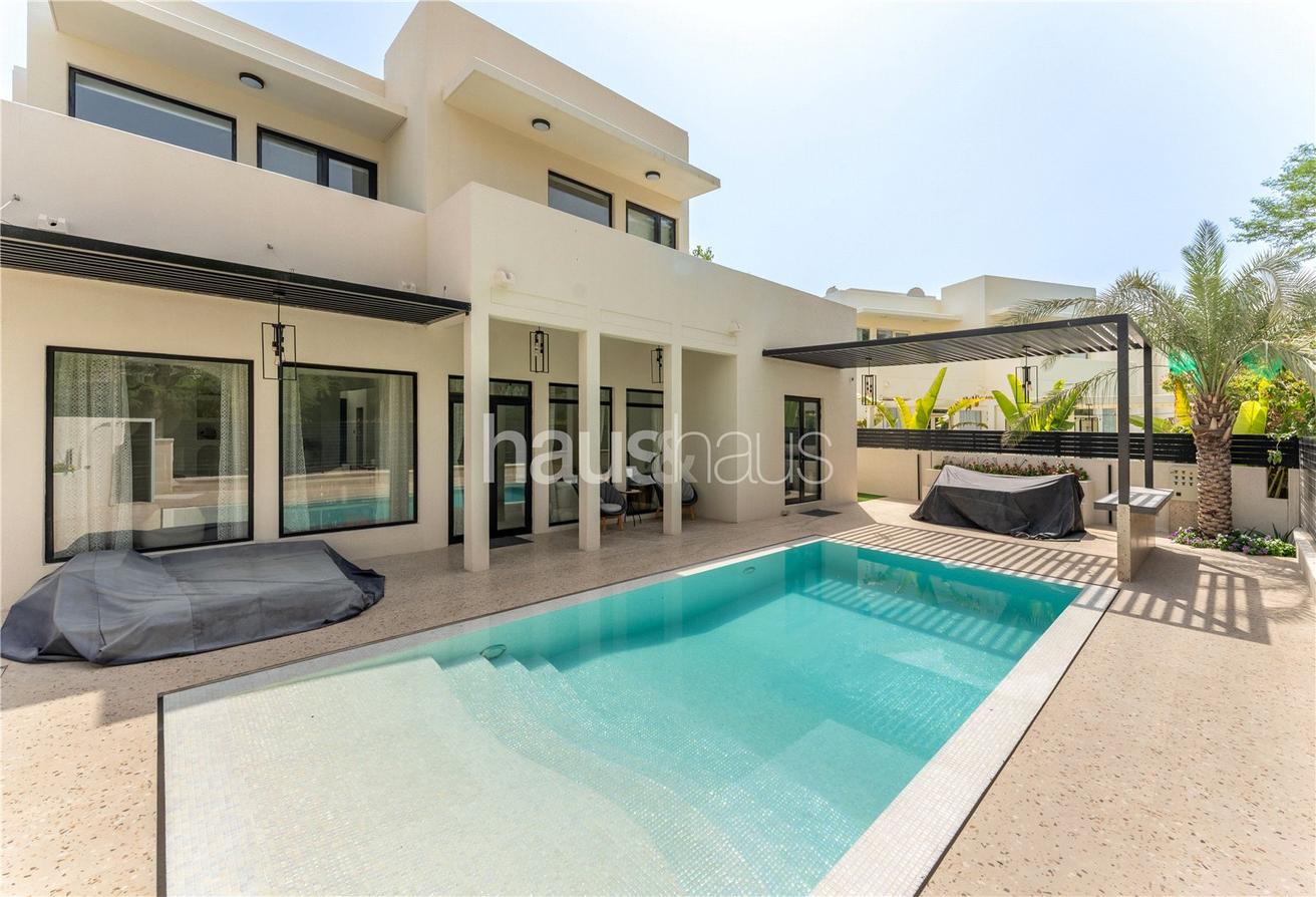 Villa T4 em Arabian Ranches, UAE N.º 98682