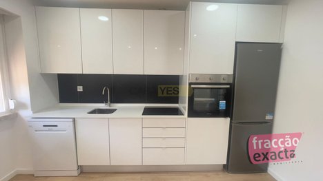 3 bedrooms Apartment in Amadora, Portugal No. 69844