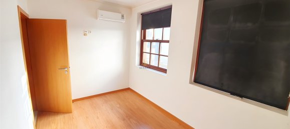 Gewerbliche Immobilie in Viseu, Portugal 280m², Nr. 301378 11