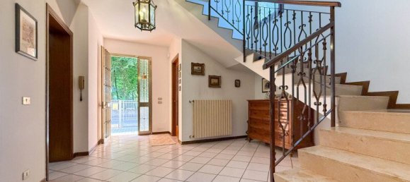 4 bedrooms House in Noventa Padovana, Italy No. 271953 4