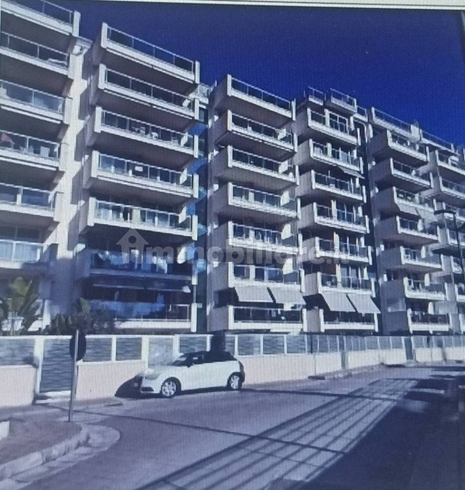 4 bedrooms Apartment in Naples, Italy No. 262708