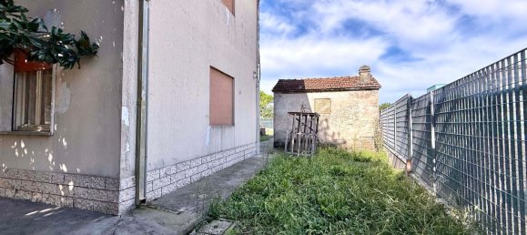 8 rooms House in Alfonsine, Italy No. 307108 10